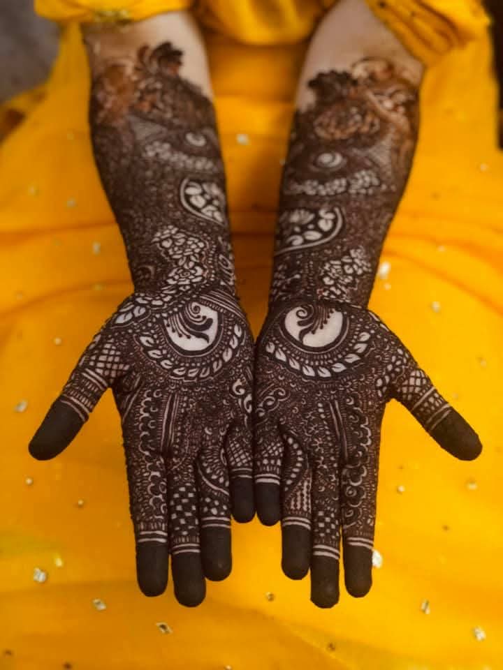 Peacock Palm Mehndi
